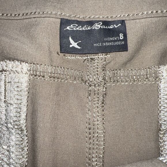 Eddie Bauer Travex Women's 8 Beige Stretch Fabric Shorts Outdoor Travel Hiking - Picture 3 of 6